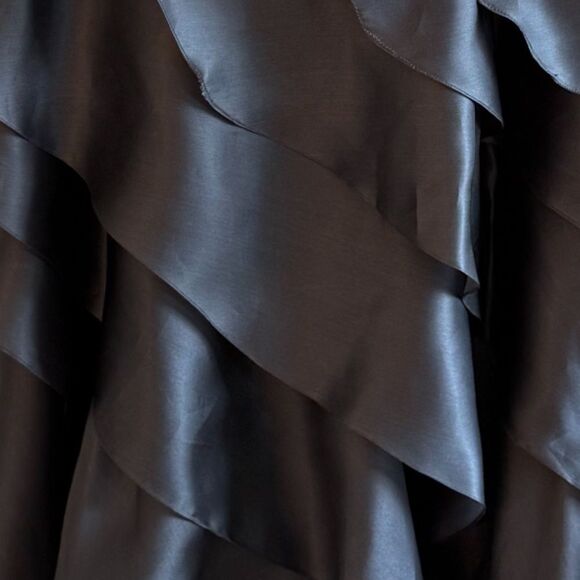 Carolina Herrera Gray  Maxi Skirt with Ruffled Tiers. - Picture 3 of 5